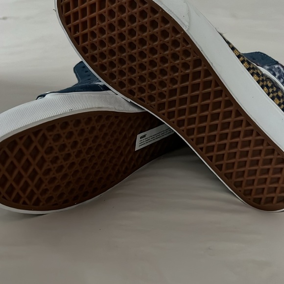 Women’s Vans Hightops - Picture 3 of 3